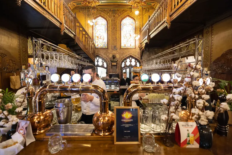 Restaurant nuntă București – Caru' cu Bere